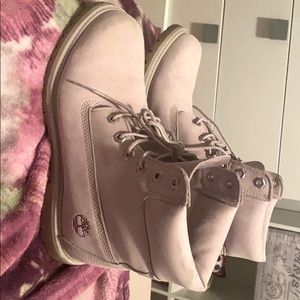 Light grey Timberlands